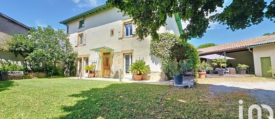 Maison 10 pièces de 277 m² à Roussillon (38150)