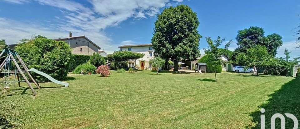 Maison 10 pièces de 277 m² à Roussillon (38150)