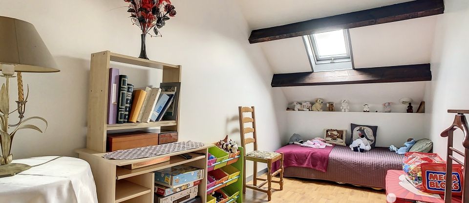 Maison traditionnelle 5 pièces de 130 m² à Mézières-sur-Seine (78970)