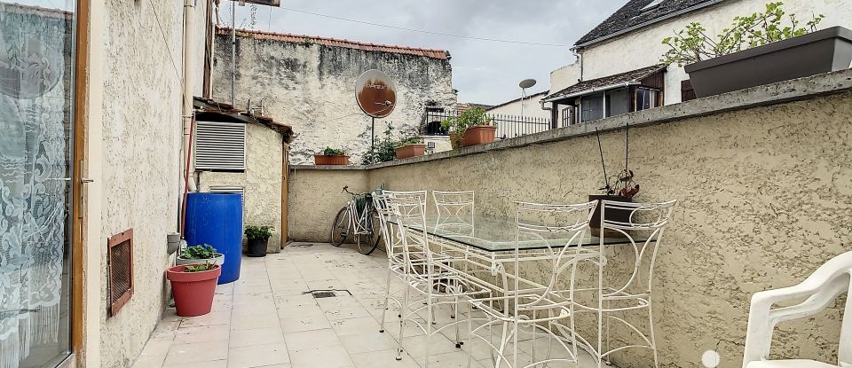 Maison traditionnelle 5 pièces de 130 m² à Mézières-sur-Seine (78970)