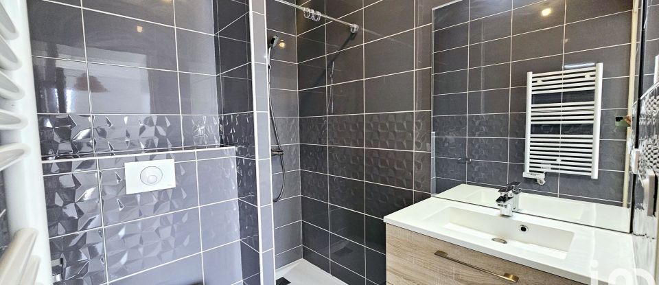 Appartement 4 pièces de 81 m² à Marseille (13008)