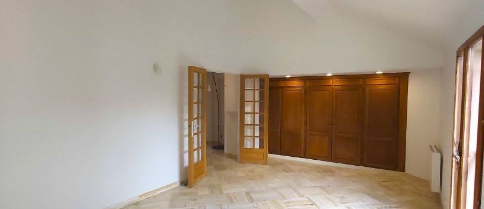 Apartment 5 rooms of 96 m² in Buc (78530)