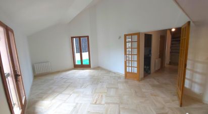 Apartment 5 rooms of 96 m² in Buc (78530)