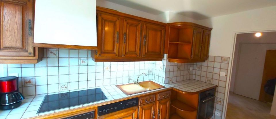 Apartment 5 rooms of 96 m² in Buc (78530)