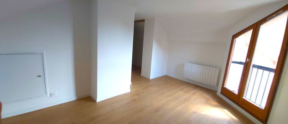 Apartment 5 rooms of 96 m² in Buc (78530)