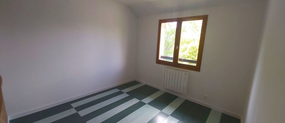 Apartment 5 rooms of 96 m² in Buc (78530)