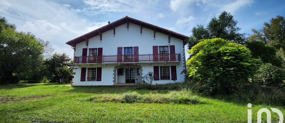 Traditional house 11 rooms of 350 m² in Aïcirits-Camou-Suhast (64120)