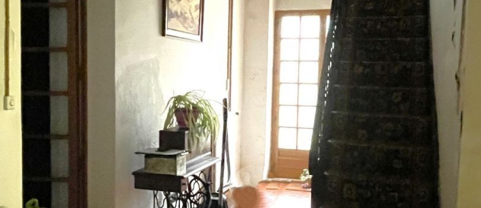 House 5 rooms of 176 m² in Saint-Hippolyte (17430)