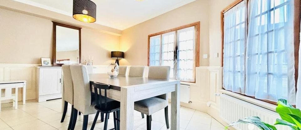 Maison 6 pièces de 175 m² à Laversine (02600)