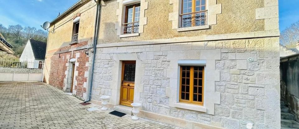 Maison 6 pièces de 175 m² à Laversine (02600)