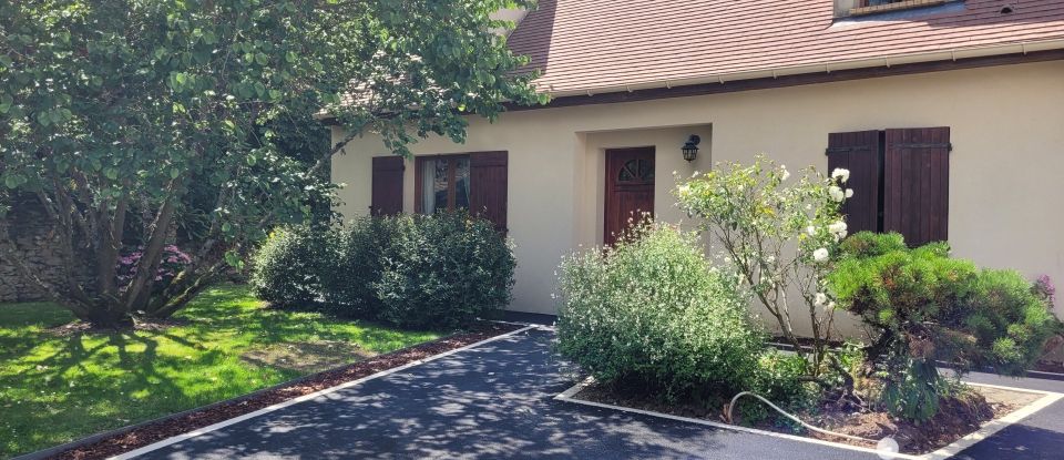 House 6 rooms of 130 m² in La Celle-les-Bordes (78720)