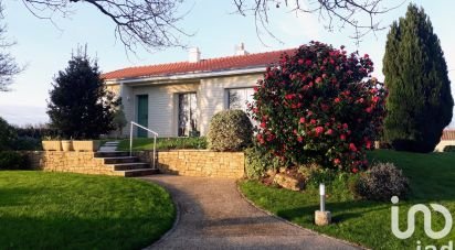 House 6 rooms of 120 m² in Beaurepaire (85500)