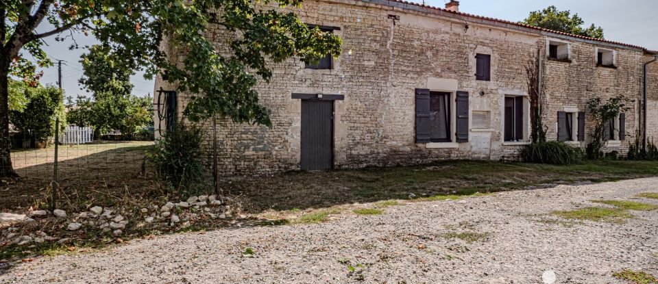 Maison traditionnelle 5 pièces de 153 m² à Surgères (17700)