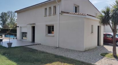 Maison 7 pièces de 180 m² à Saint-Médard-de-Guizières (33230)