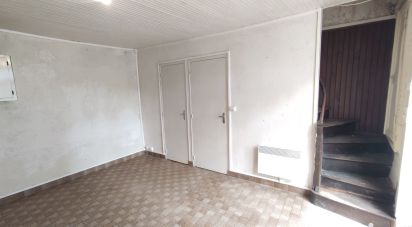 House 3 rooms of 48 m² in Lussac-les-Châteaux (86320)