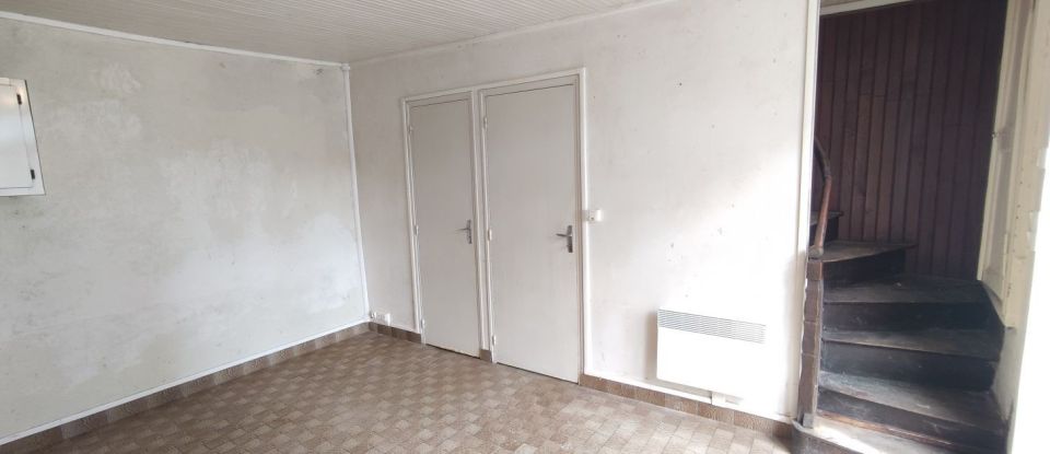 House 3 rooms of 48 m² in Lussac-les-Châteaux (86320)