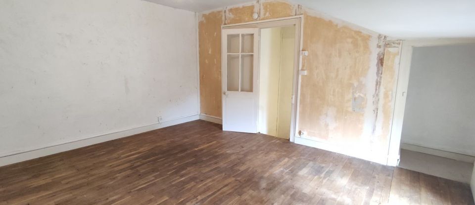 House 3 rooms of 48 m² in Lussac-les-Châteaux (86320)