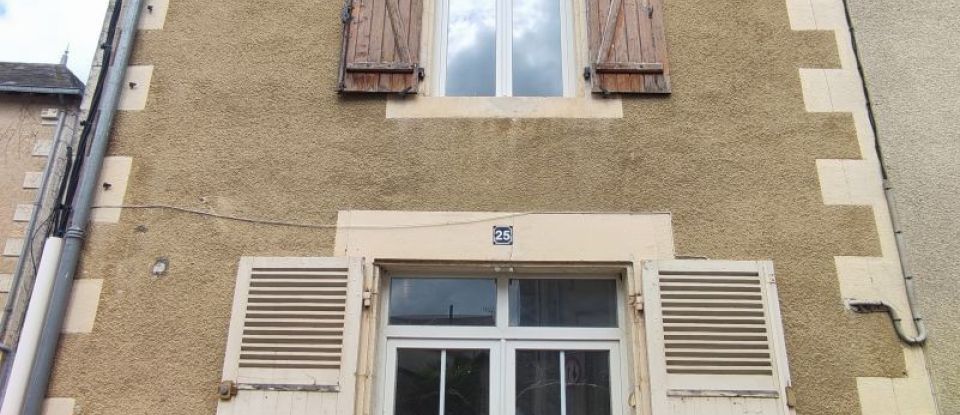 House 3 rooms of 48 m² in Lussac-les-Châteaux (86320)