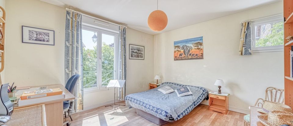 Maison 9 pièces de 231 m² à Nanterre (92000)