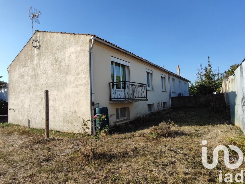 Village house 4 rooms of 90 m² in Andilly (17230)