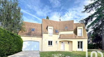 Traditional house 10 rooms of 240 m² in Feucherolles (78810)