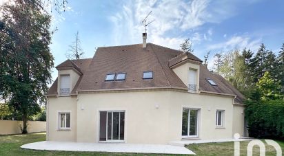 Traditional house 10 rooms of 240 m² in Feucherolles (78810)