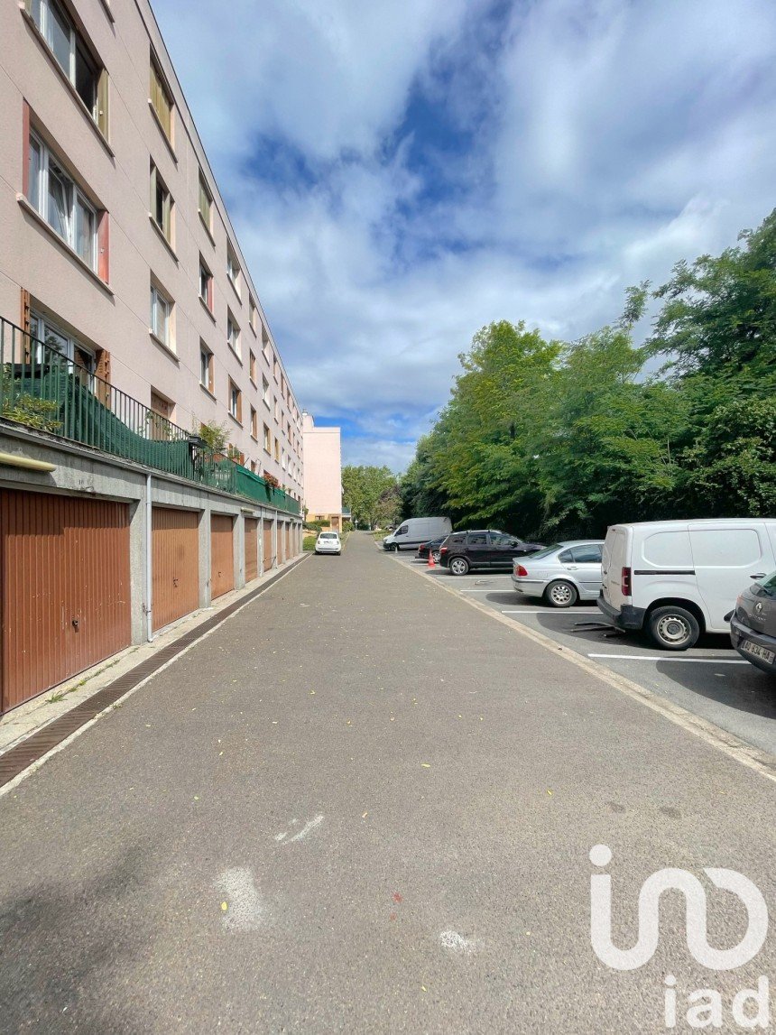 Apartment 4 rooms of 65 m² in Vitry-sur-Seine (94400)