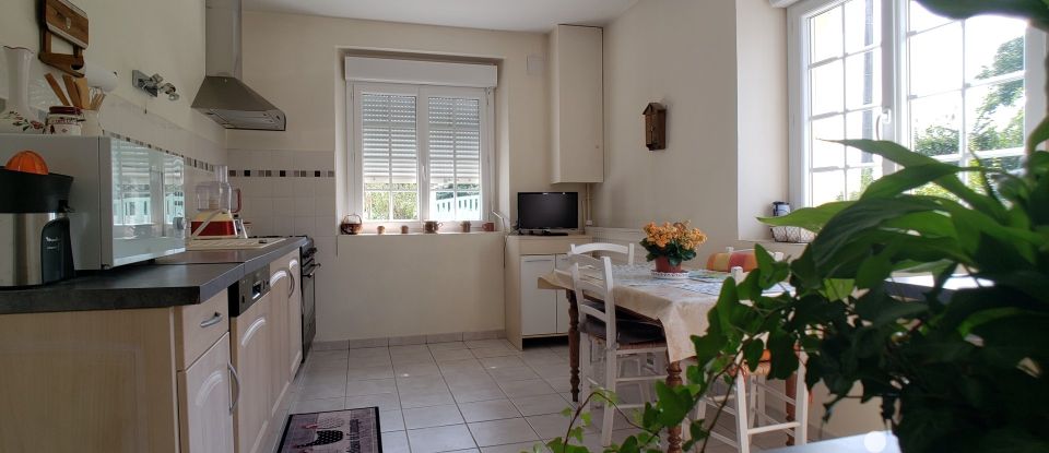 Maison 5 pièces de 130 m² à Briosne-lès-Sables (72110)