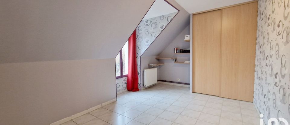 House 6 rooms of 130 m² in Ballancourt-sur-Essonne (91610)