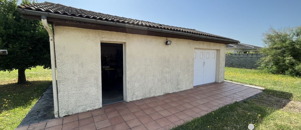 Traditional house 5 rooms of 118 m² in Saint-Loubès (33450)