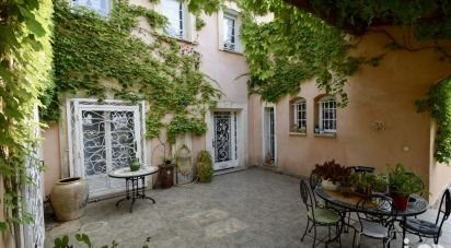 Maison 7 pièces de 230 m² à Espondeilhan (34290)