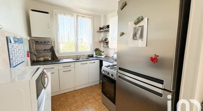 Apartment 3 rooms of 57 m² in Saint-Raphaël (83700)