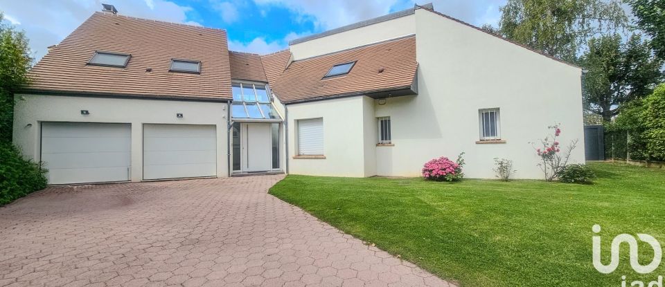 Architect house 9 rooms of 240 m² in Guermantes (77600)