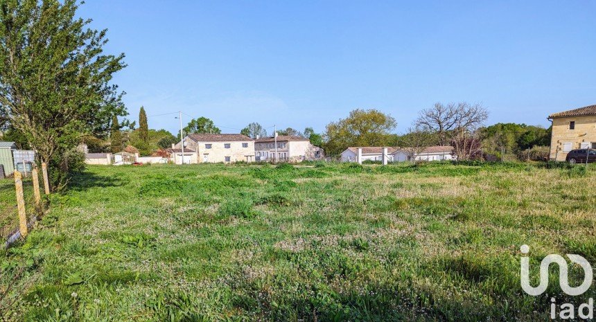 Land of 822 m² in Saint-Seurin-sur-l'Isle (33660)