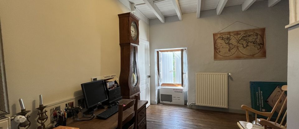 Town house 5 rooms of 105 m² in Celles-sur-Belle (79370)