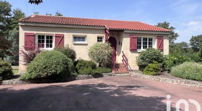 Traditional house 5 rooms of 98 m² in Beaulieu-sous-la-Roche (85190)