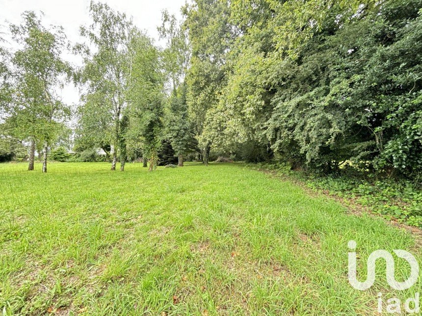 Land of 1,000 m² in Malville (44260)