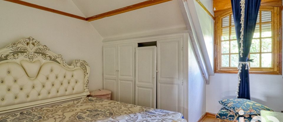 Traditional house 8 rooms of 170 m² in Montmorency (95160)