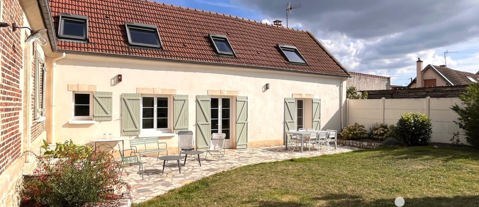 Maison de village 8 pièces de 182 m² à Villers-sur-Coudun (60150)