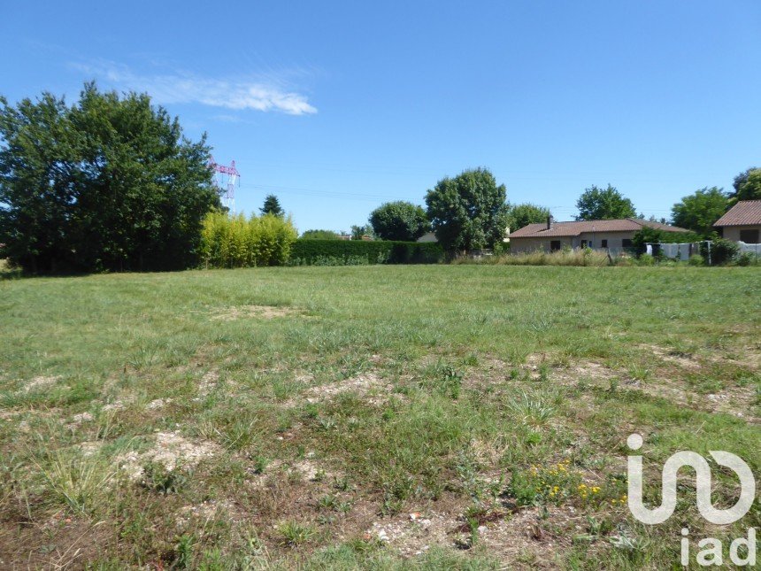 Land of 1,901 m² in Montauban (82000)