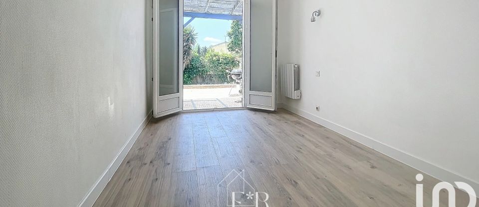 House 4 rooms of 108 m² in Morières-lès-Avignon (84310)