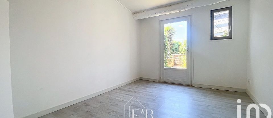 House 4 rooms of 108 m² in Morières-lès-Avignon (84310)