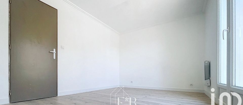 House 4 rooms of 108 m² in Morières-lès-Avignon (84310)