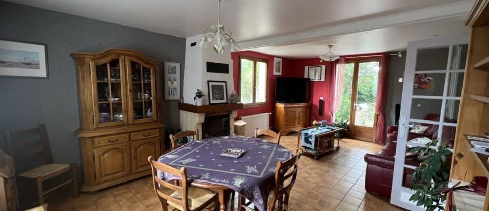 House 4 rooms of 92 m² in Savigny-le-Temple (77176)