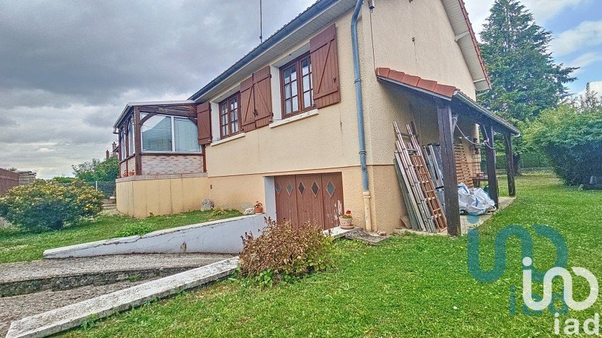 Maison 3 pièces de 80 m² à Saint-Just-Sauvage (51260)