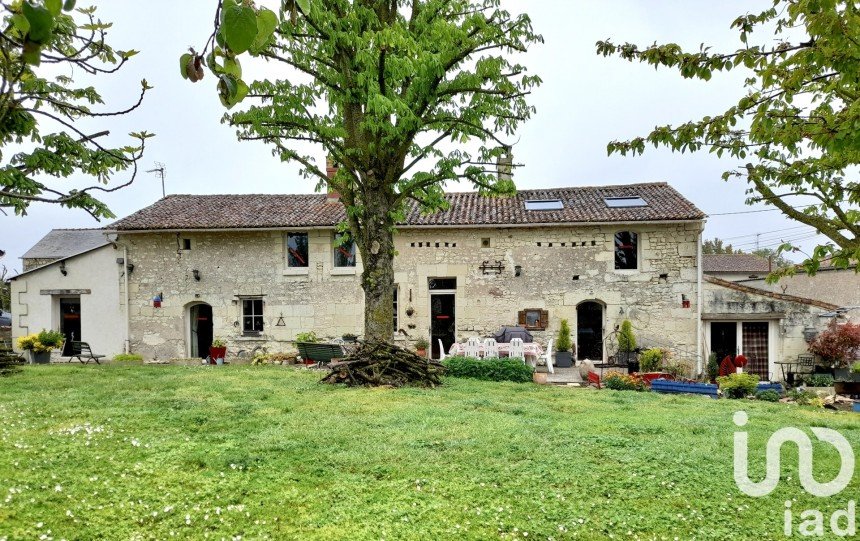 Longere 6 rooms of 160 m² in Le Puy-Notre-Dame (49260)