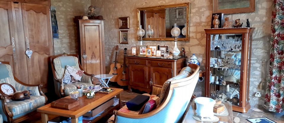 Longere 6 rooms of 160 m² in Le Puy-Notre-Dame (49260)