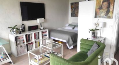 Studio 1 room of 27 m² in Chatou (78400)