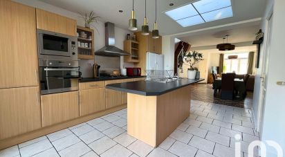 Maison 4 pièces de 102 m² à La Chapelle-d'Armentières (59930)