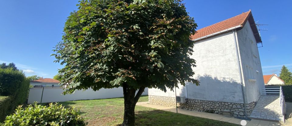 Maison 6 pièces de 157 m² à Les Herbiers (85500)